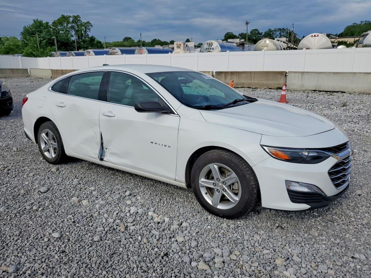 2022 Chevrolet Malibu Ls - Image 4