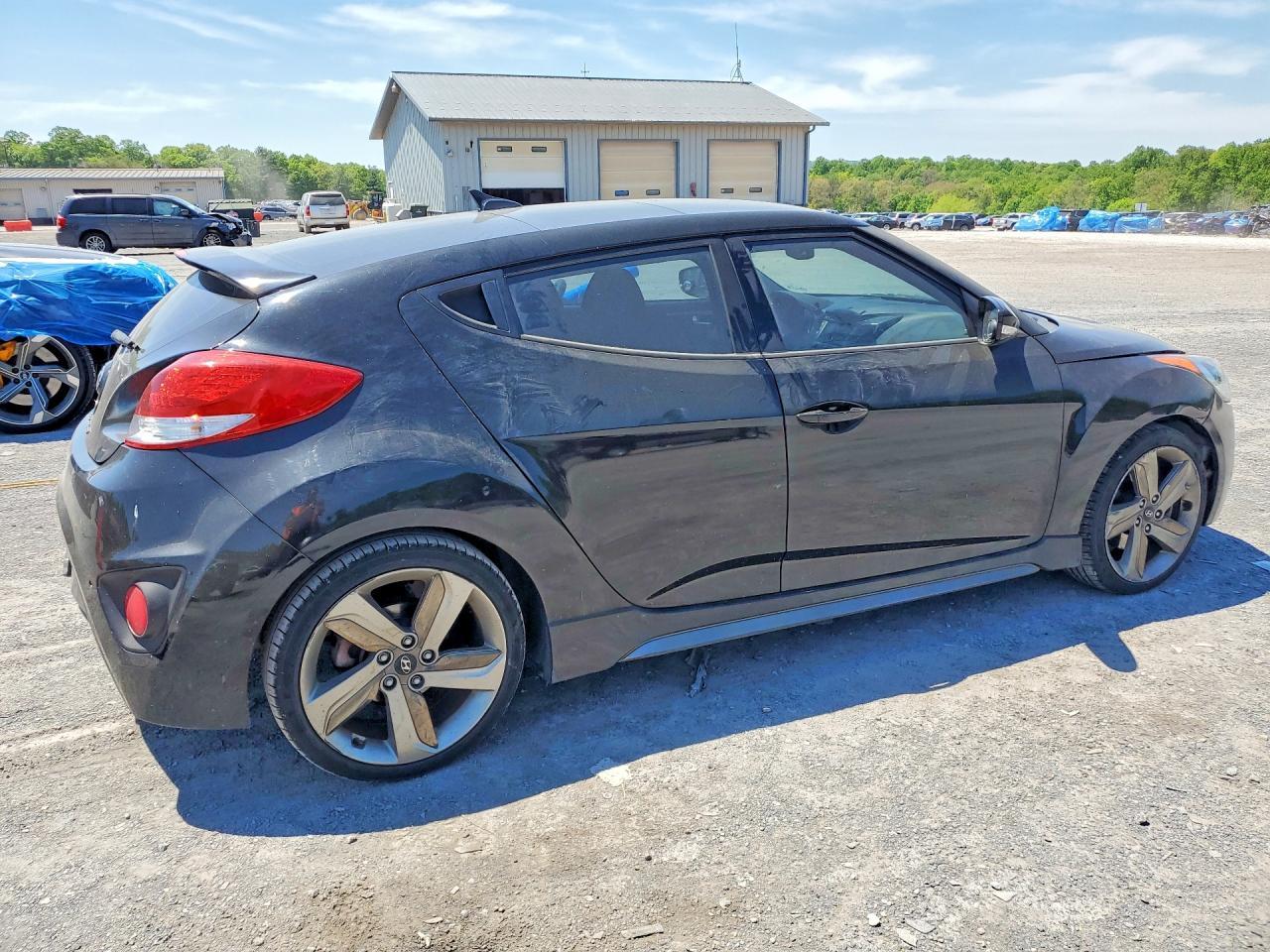 2013 Hyundai Veloster Base - Image 3
