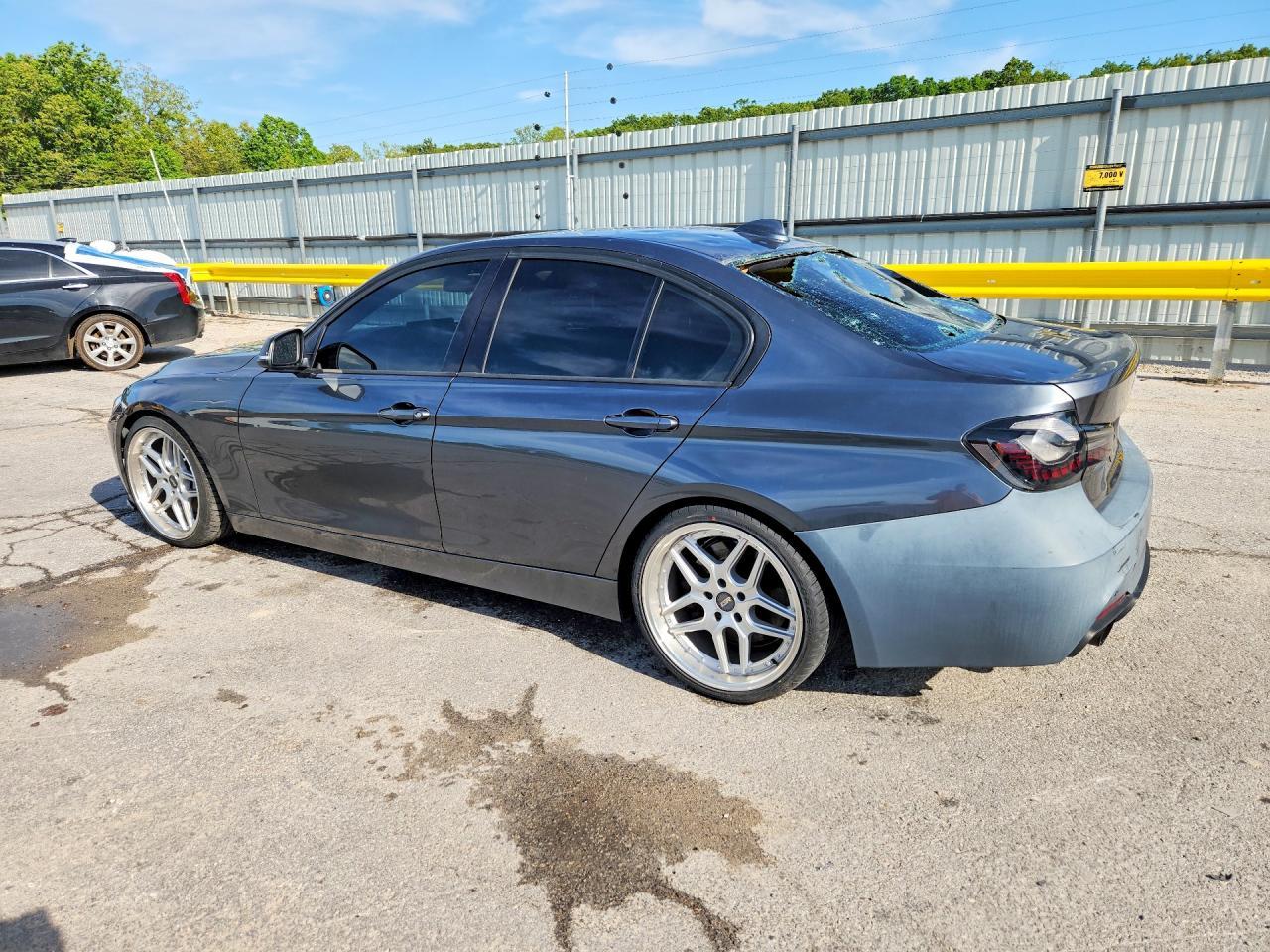 2013 BMW 335 I - Фото 2