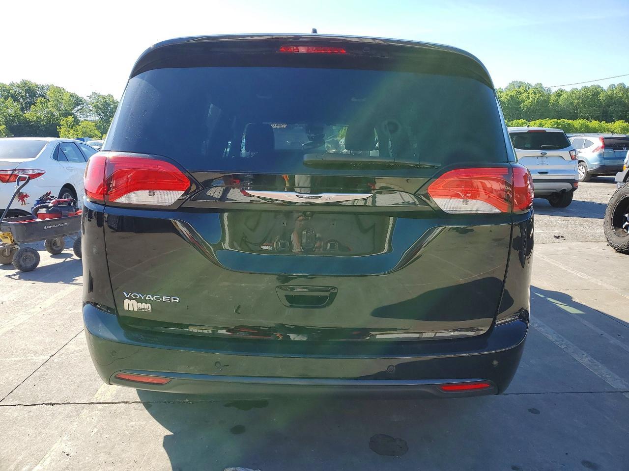 2025 Chrysler Voyager Lx - Фото 6