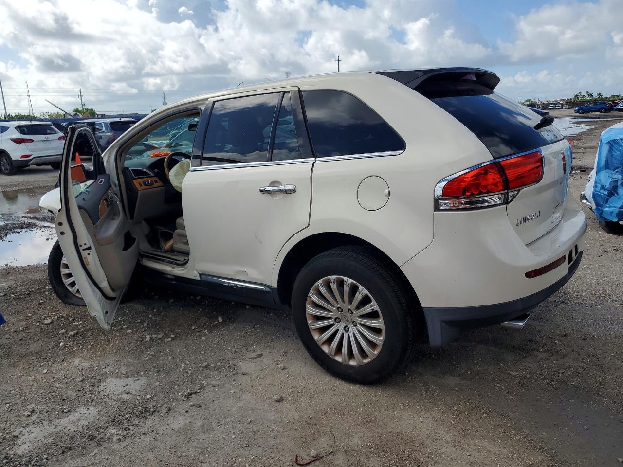 2012 Lincoln Mkx - Image 2