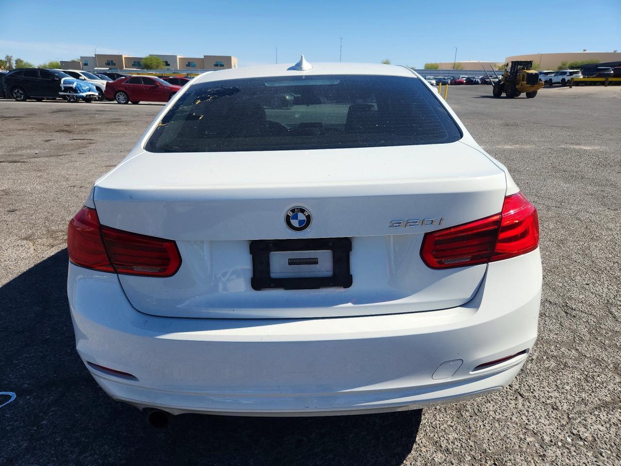 2017 BMW 320 I - Image 6