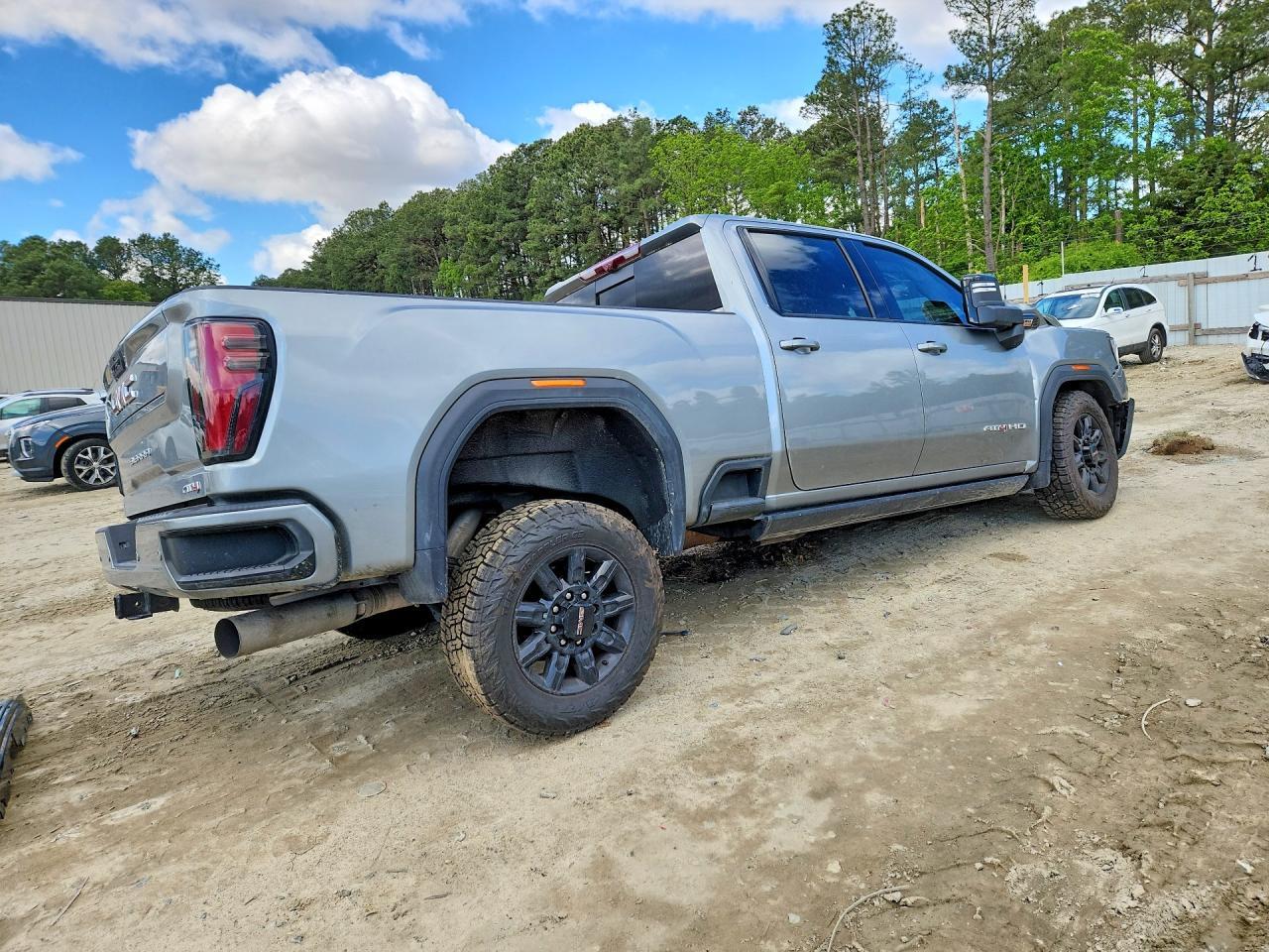 2024 GMC Sierra K2500 At4 - Фото 3