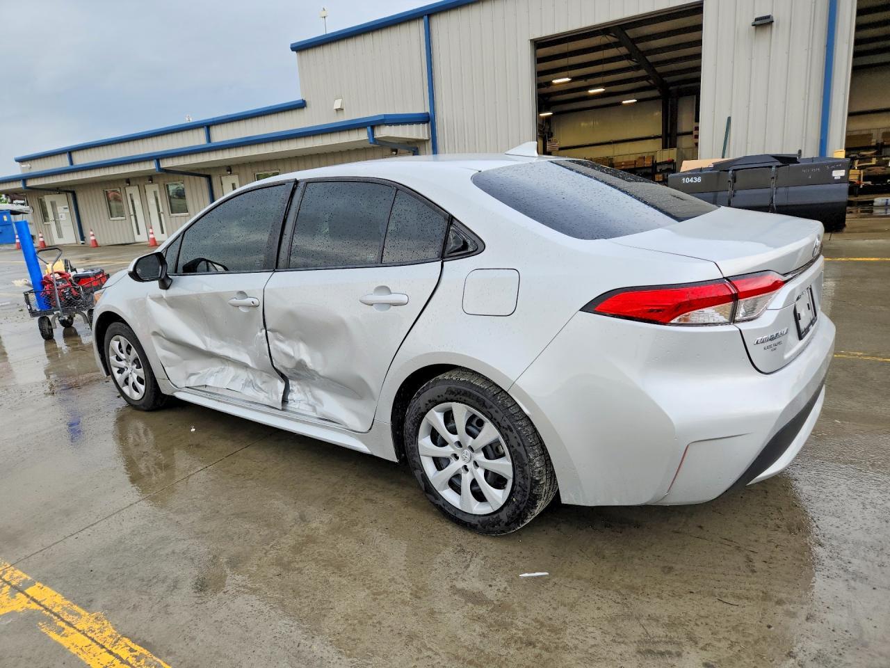 2022 Toyota Corolla Le - Image 2