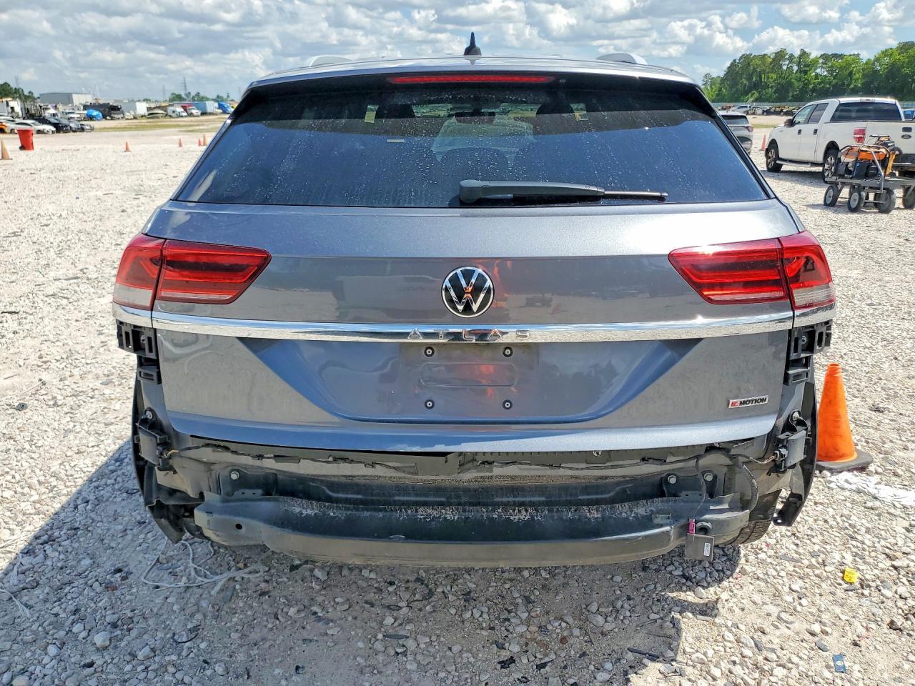 2020 Volkswagen Atlas Cross Sport S - Фото 6