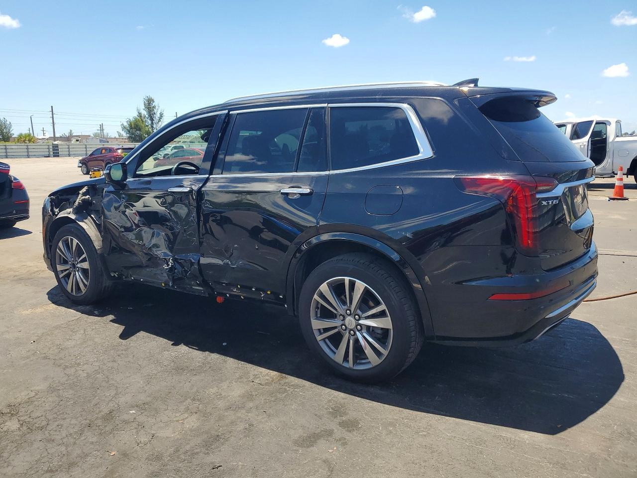 2021 Cadillac Xt6 Premium Luxury - Image 2