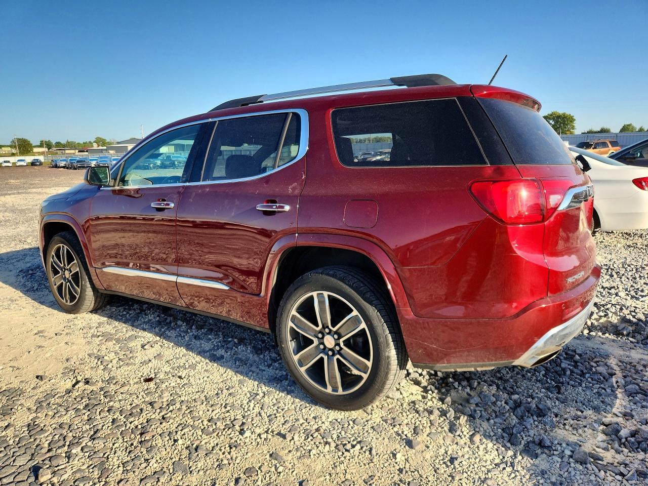 2018 GMC Acadia Denali - Фото 2