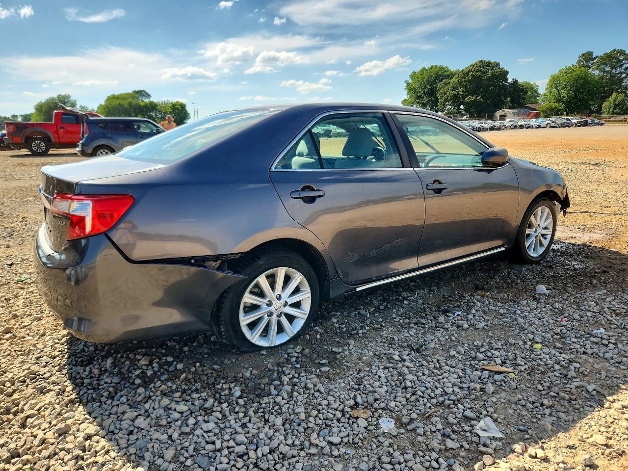 2012 Toyota Camry Xle - Image 3