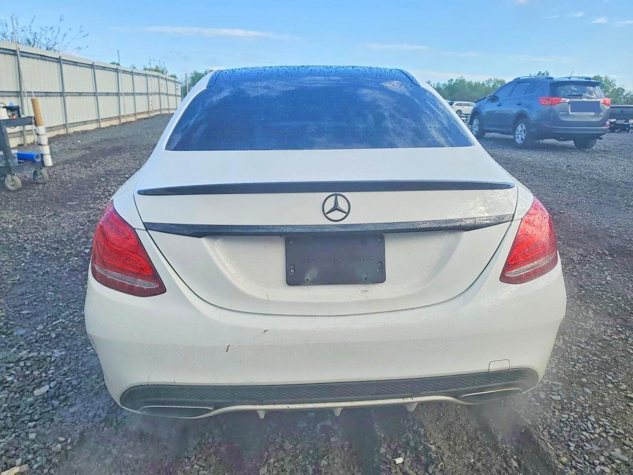 2018 Mercedes-Benz C 300 4Matic - Image 6