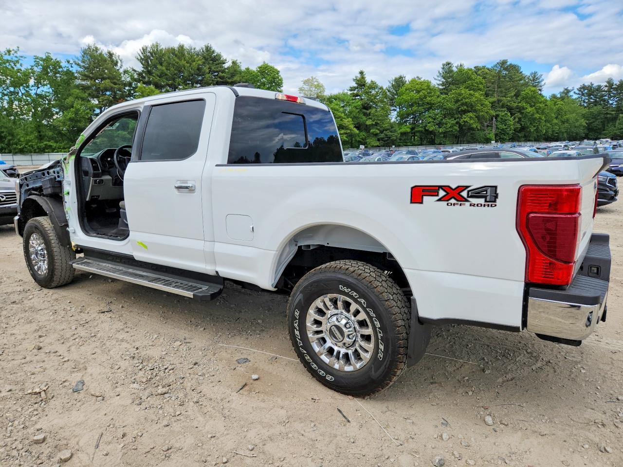 2022 Ford F250 Super Duty - Image 2