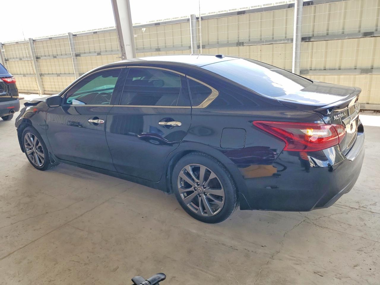2018 Nissan Altima 2.5 Sr - Фото 2