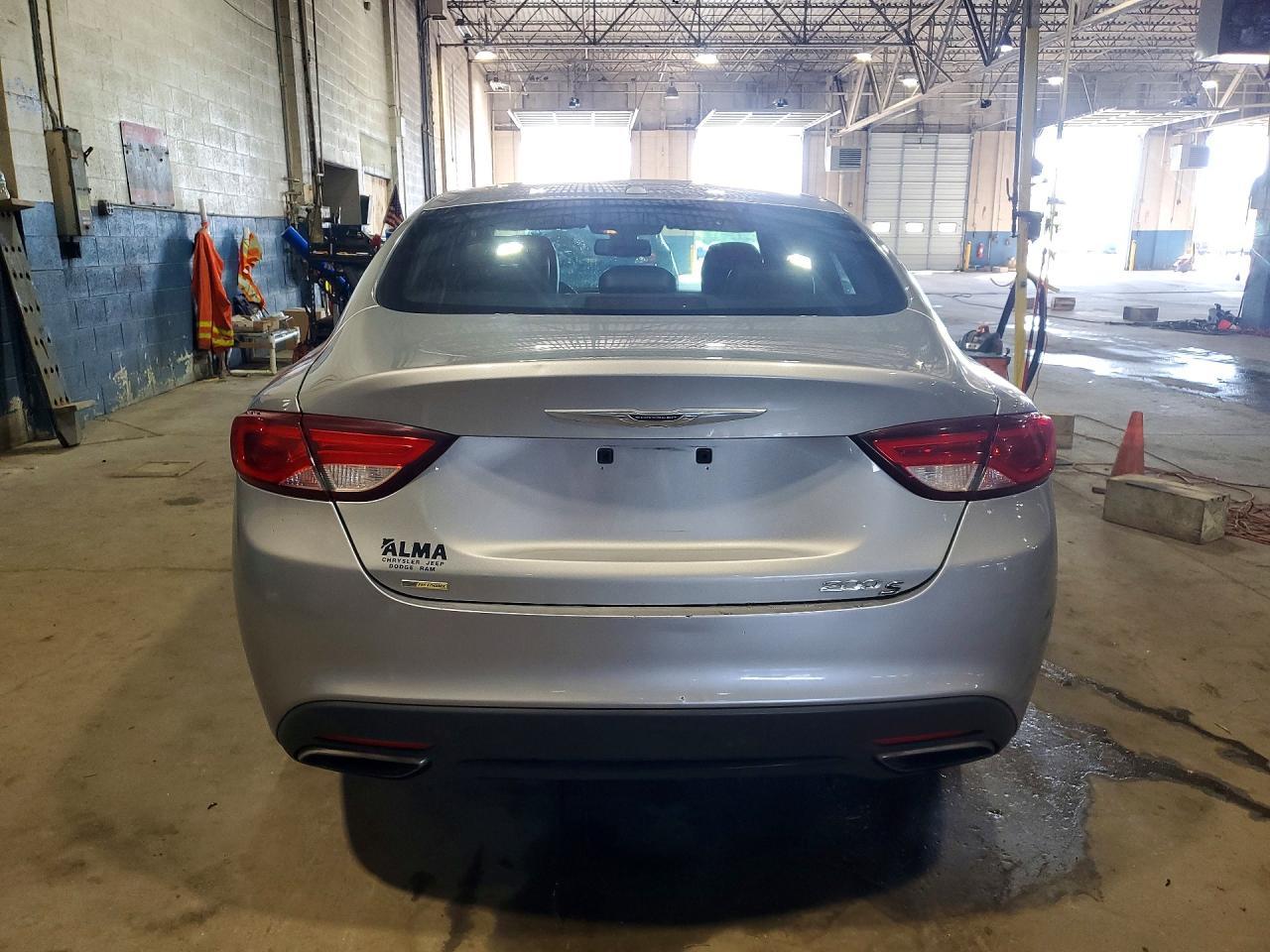 2015 Chrysler 200 S - Фото 6