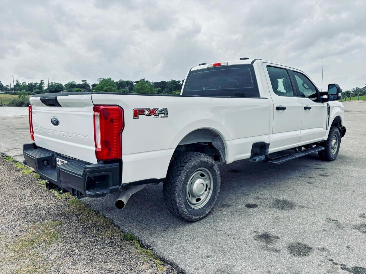 2024 Ford F250 Super Duty - Image 4