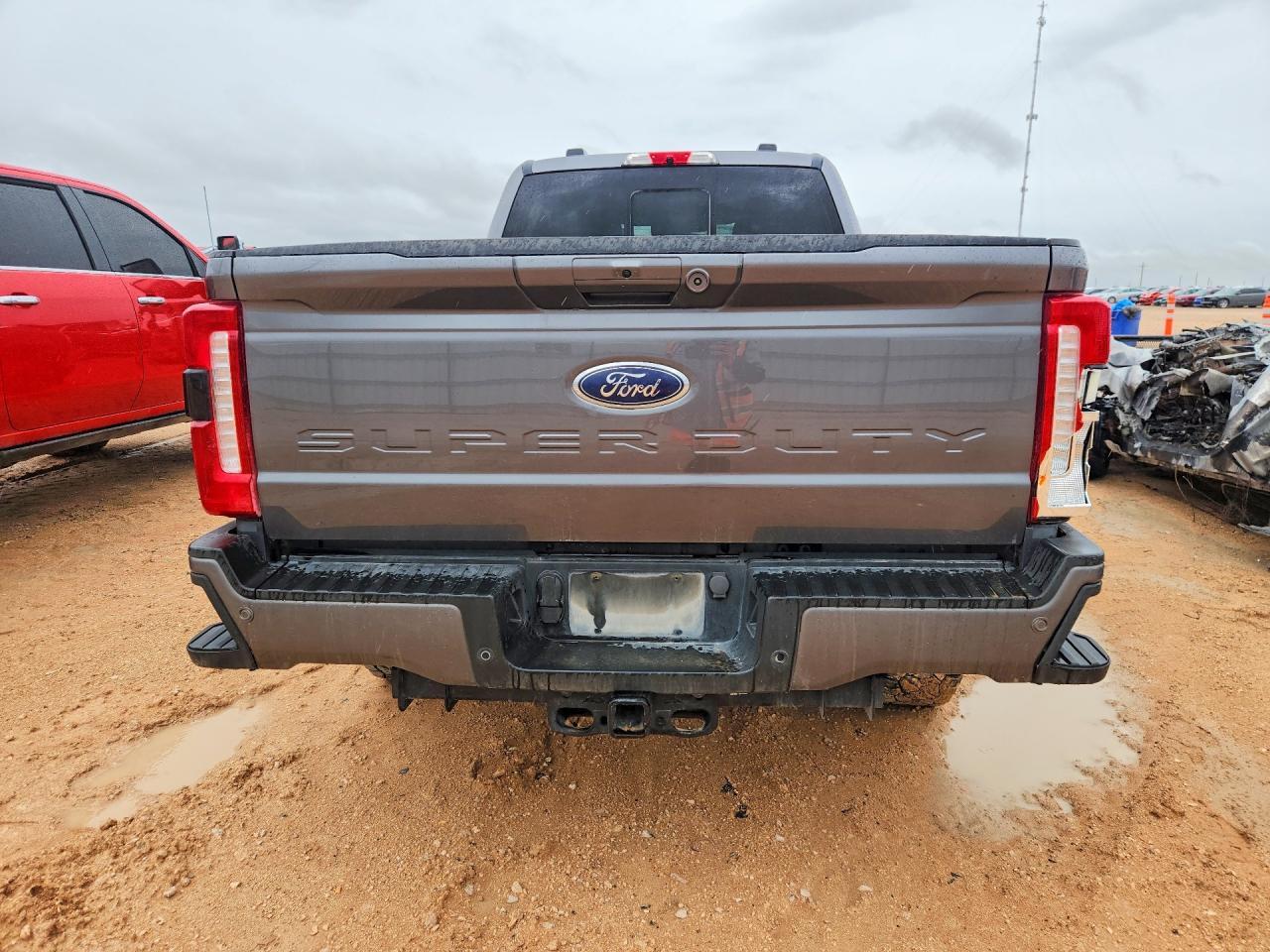 2023 Ford F250 Super Duty - Фото 6