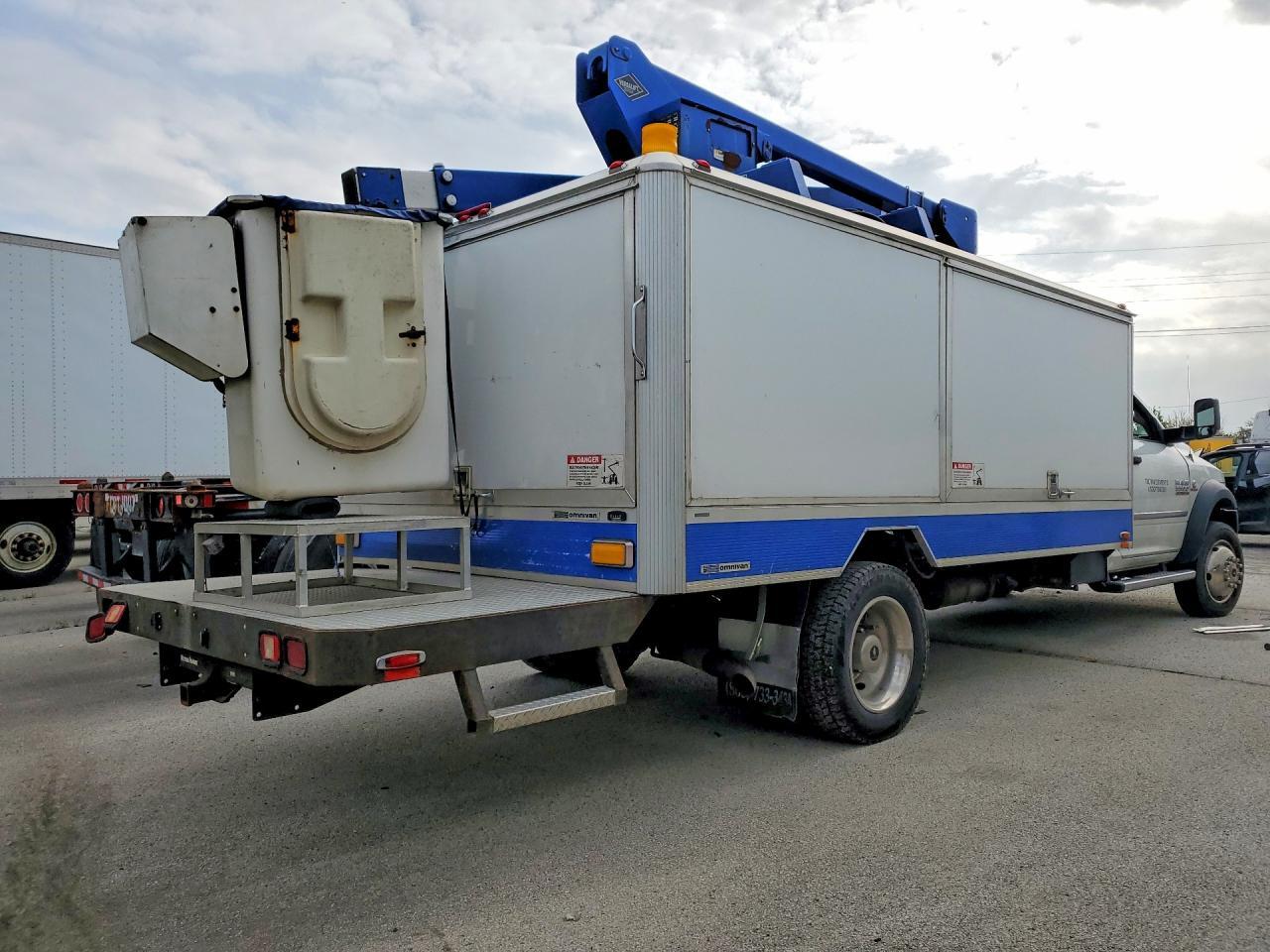 2014 Ram 5500 Bucket Truck - Фото 3