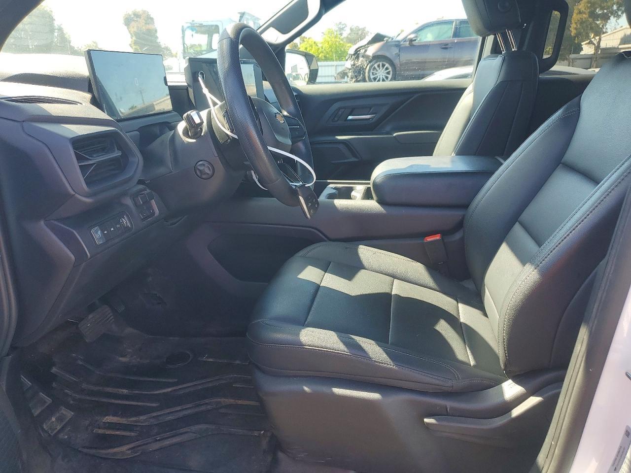 2024 Chevrolet Silverado - Фото 7