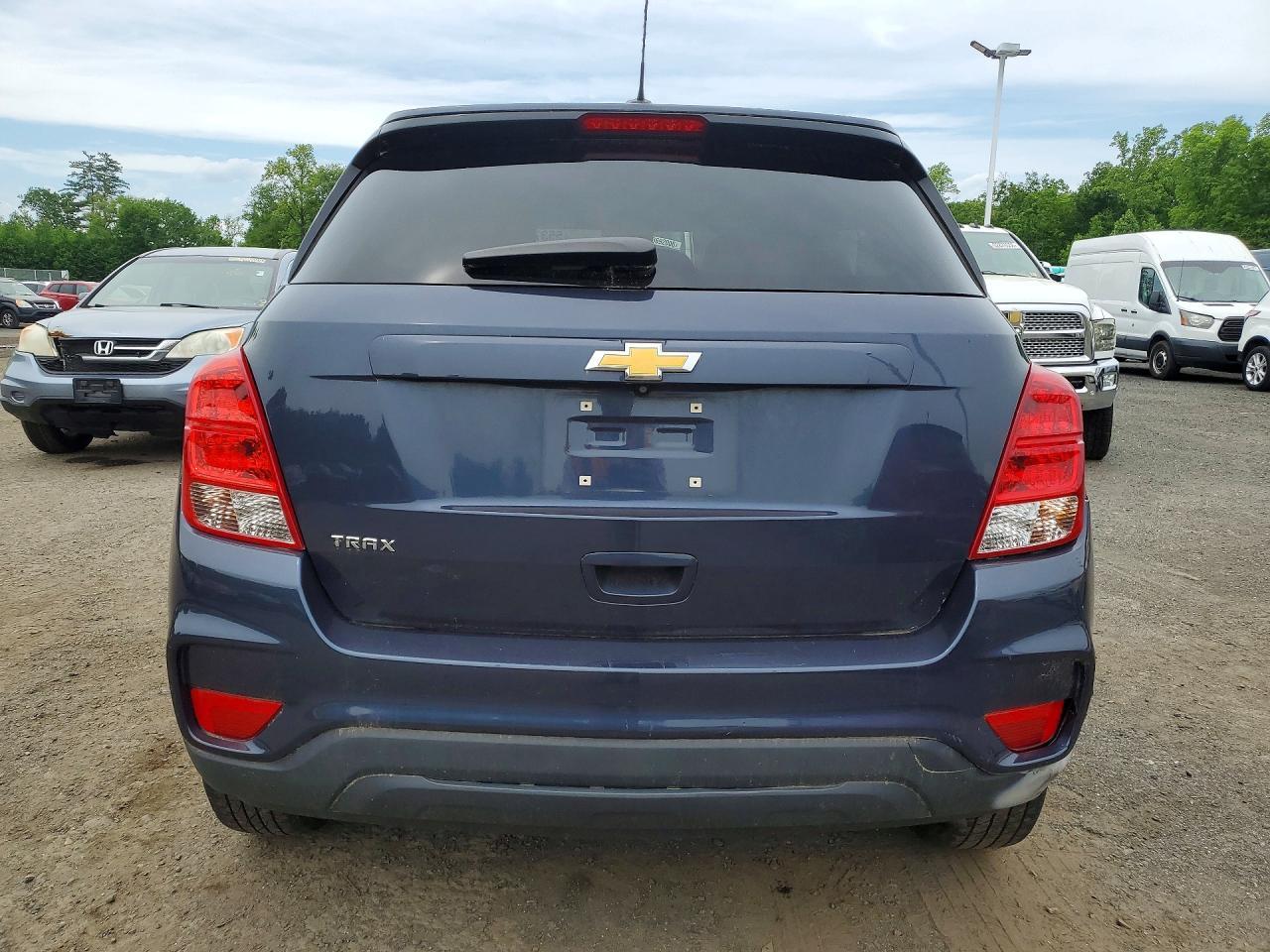 2019 Chevrolet Trax Ls - Image 6