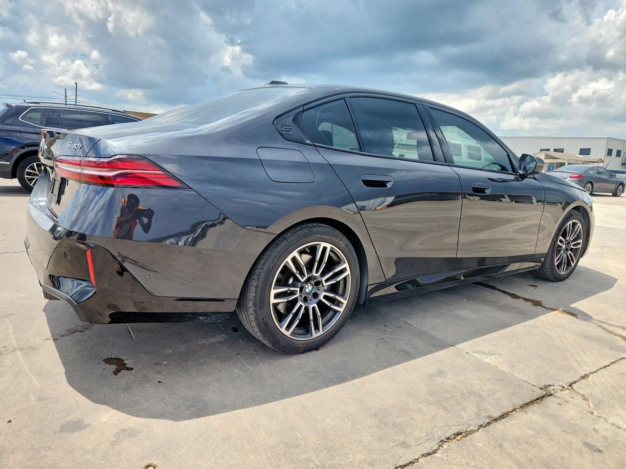2025 BMW 530 I - Фото 3