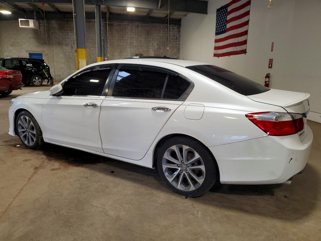 2015 Honda Accord Sport - Image 2