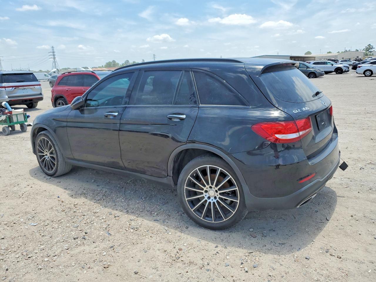 2016 Mercedes-Benz Glc 300 - Image 2