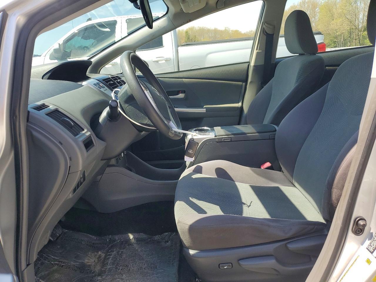 2012 Toyota Prius V Two - Фото 7