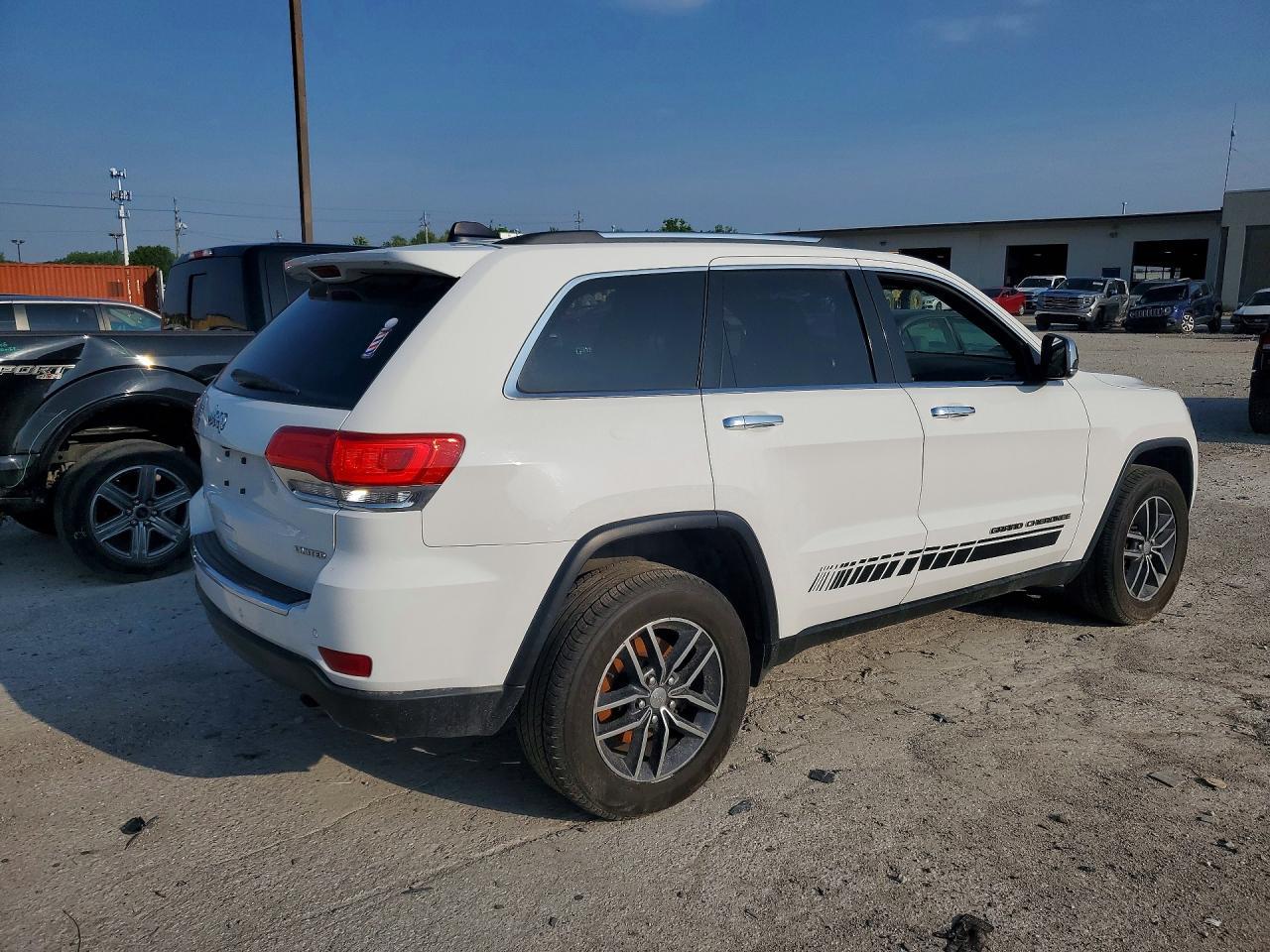 2017 Jeep Cherokee - Фото 3