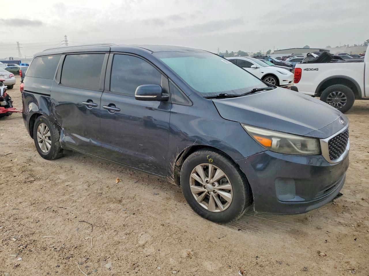 2016 Kia Sedona Lx - Image 4