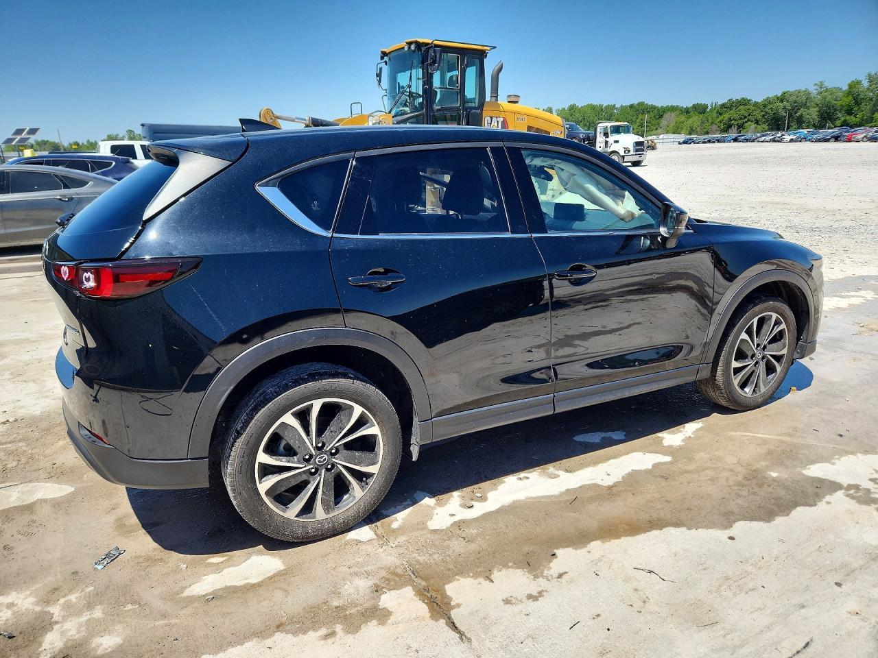 2023 Mazda Cx-5 Premium - Image 3