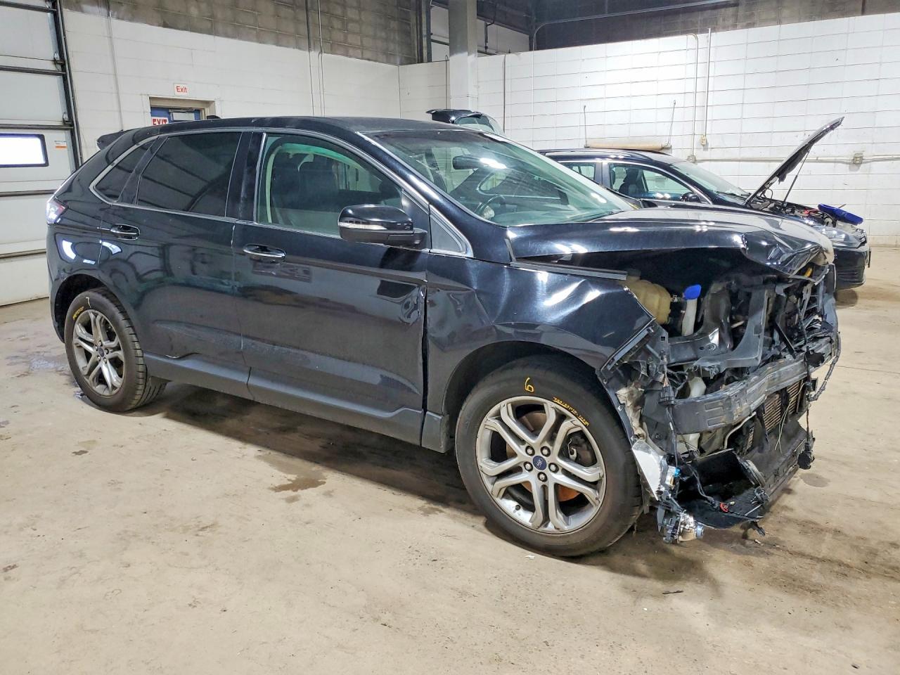 2016 Ford Edge Titanium - Image 4
