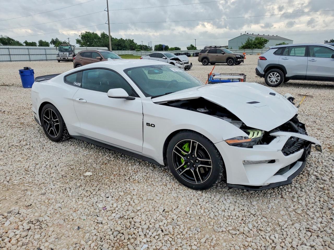 2020 Ford Mustang Gt - Фото 4