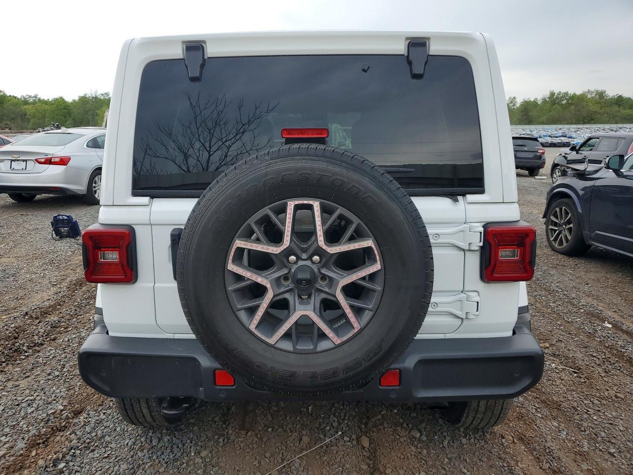 2024 Jeep Wrangler Sahara - Фото 6