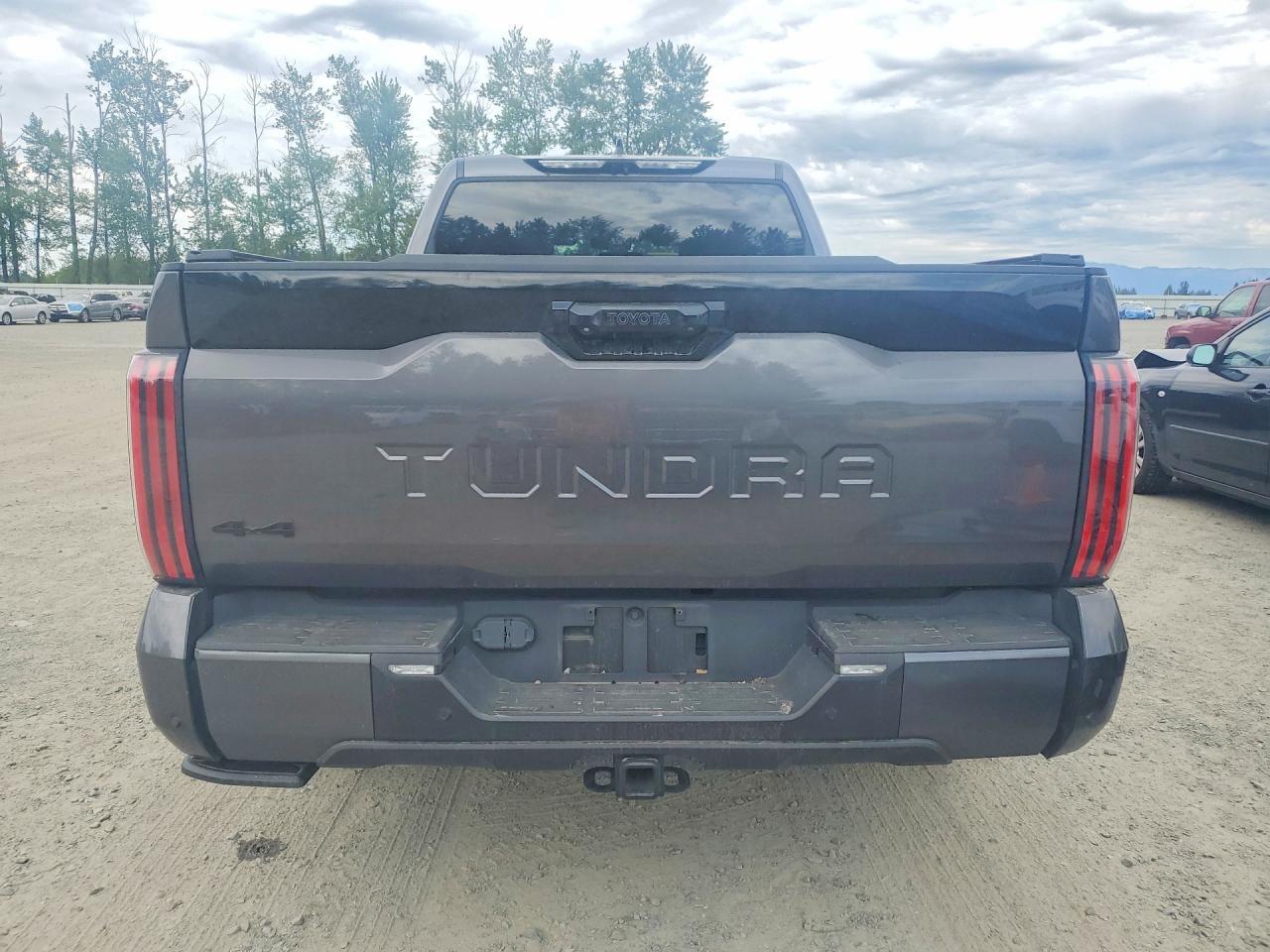 2023 Toyota Tundra Platinum - Image 6