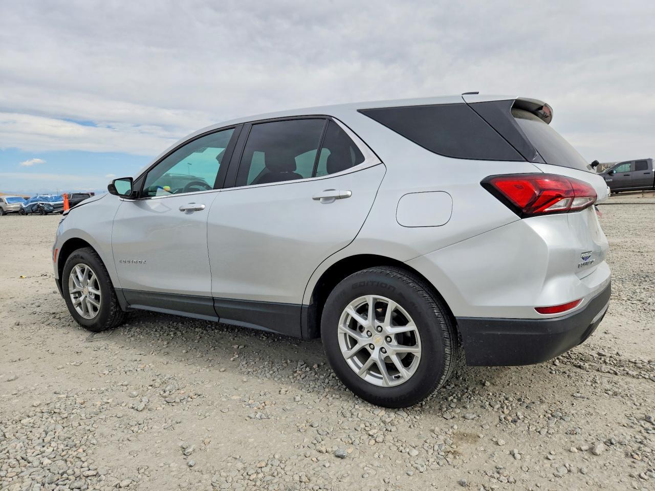 2022 Chevrolet Equinox Lt - Image 2
