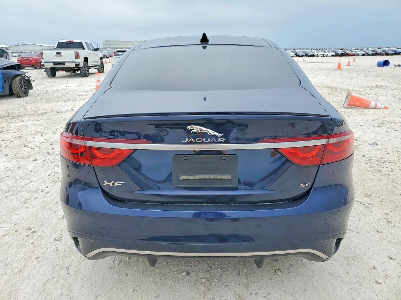 2022 Jaguar Xf R-Dynamic Se - Фото 6