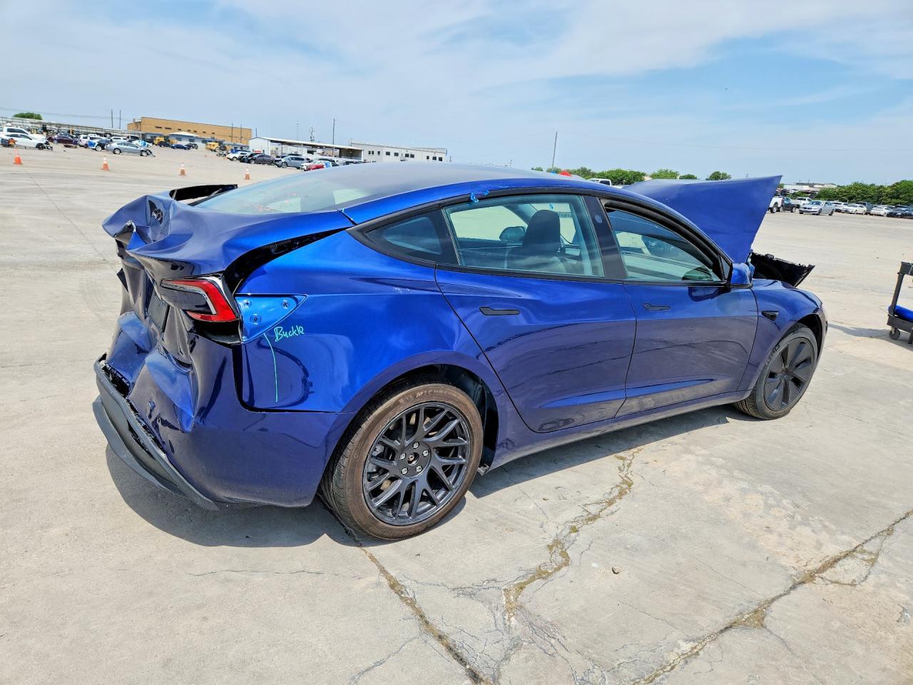 2025 Tesla Model 3 - Image 3