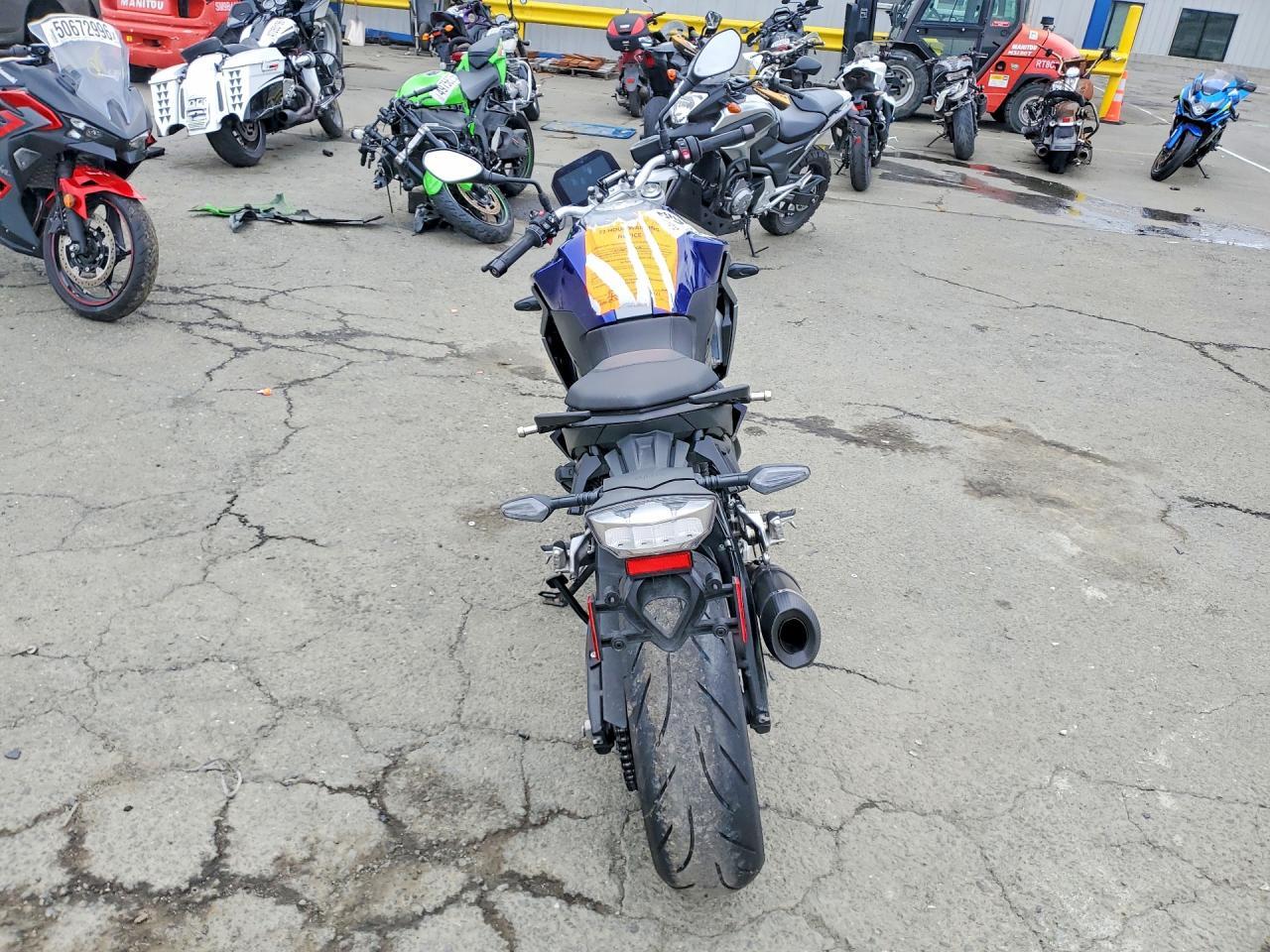 2021 BMW F 900 R - Фото 4