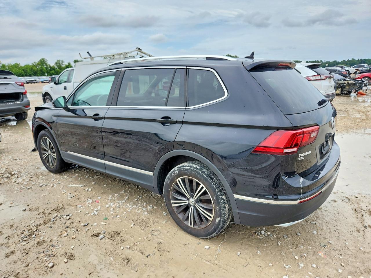 2019 Volkswagen Tiguan Se - Фото 2