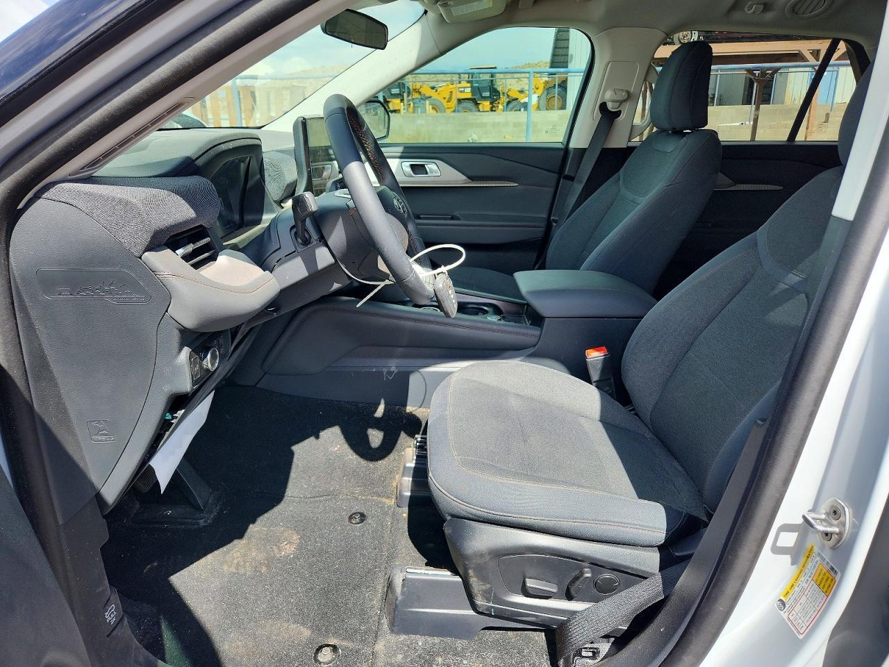 2025 Ford Explorer Active - Фото 7