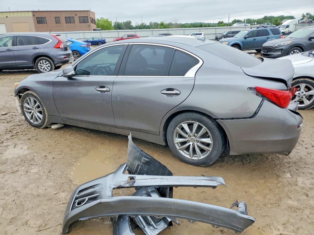 2015 Infiniti Q50 Premium - Image 2