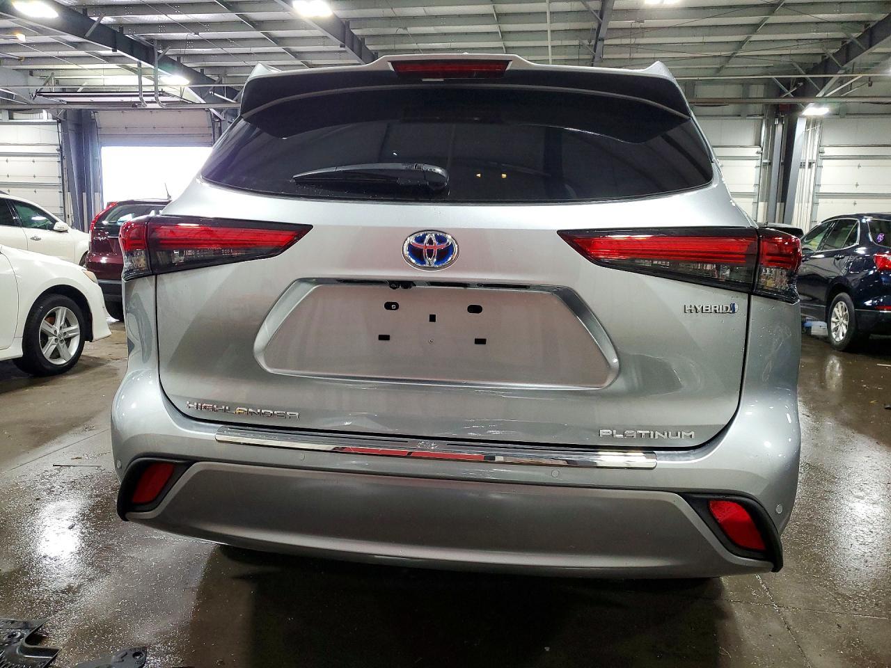 2023 Toyota Highlander Hybrid Platinum - Фото 6
