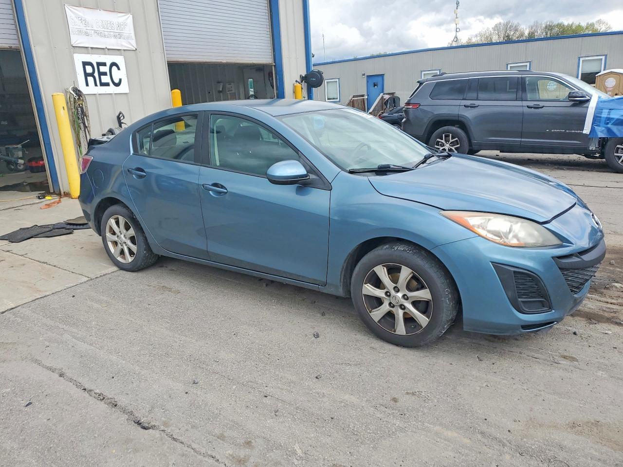 2011 Mazda 3 I - Image 4