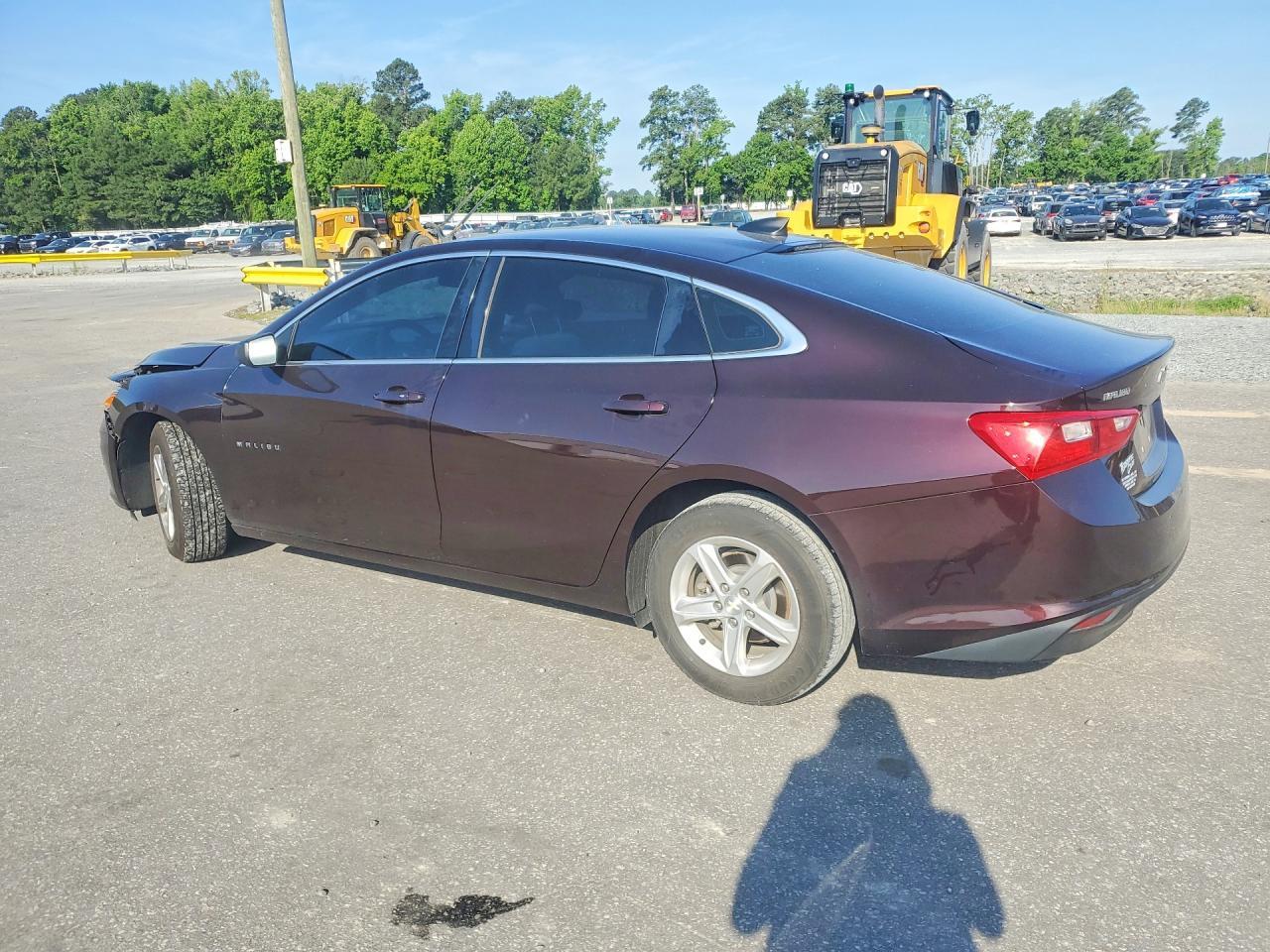 2021 Chevrolet Malibu Ls - Фото 2
