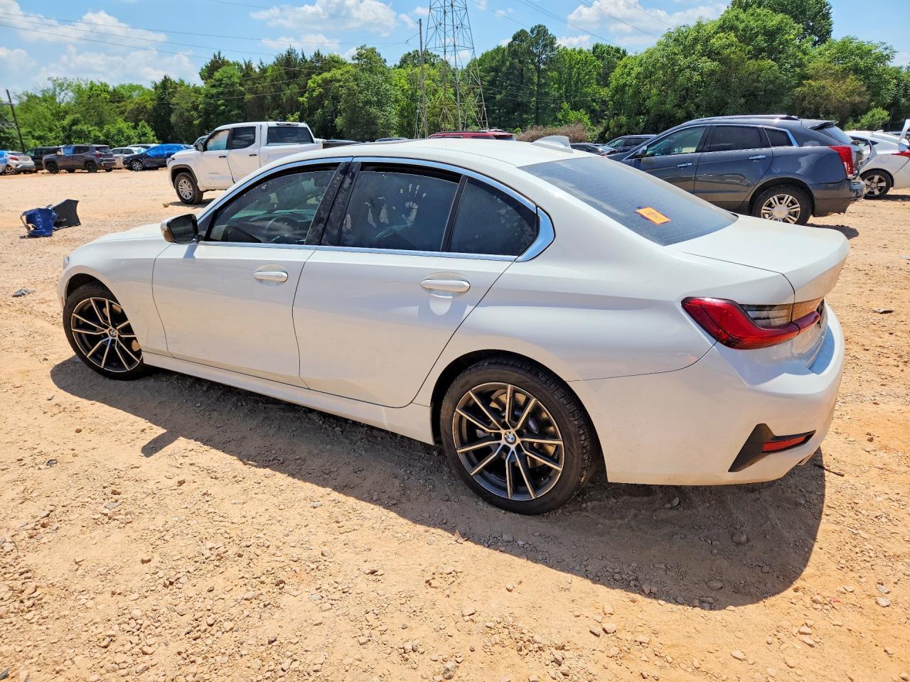 2019 BMW 330I - Фото 2