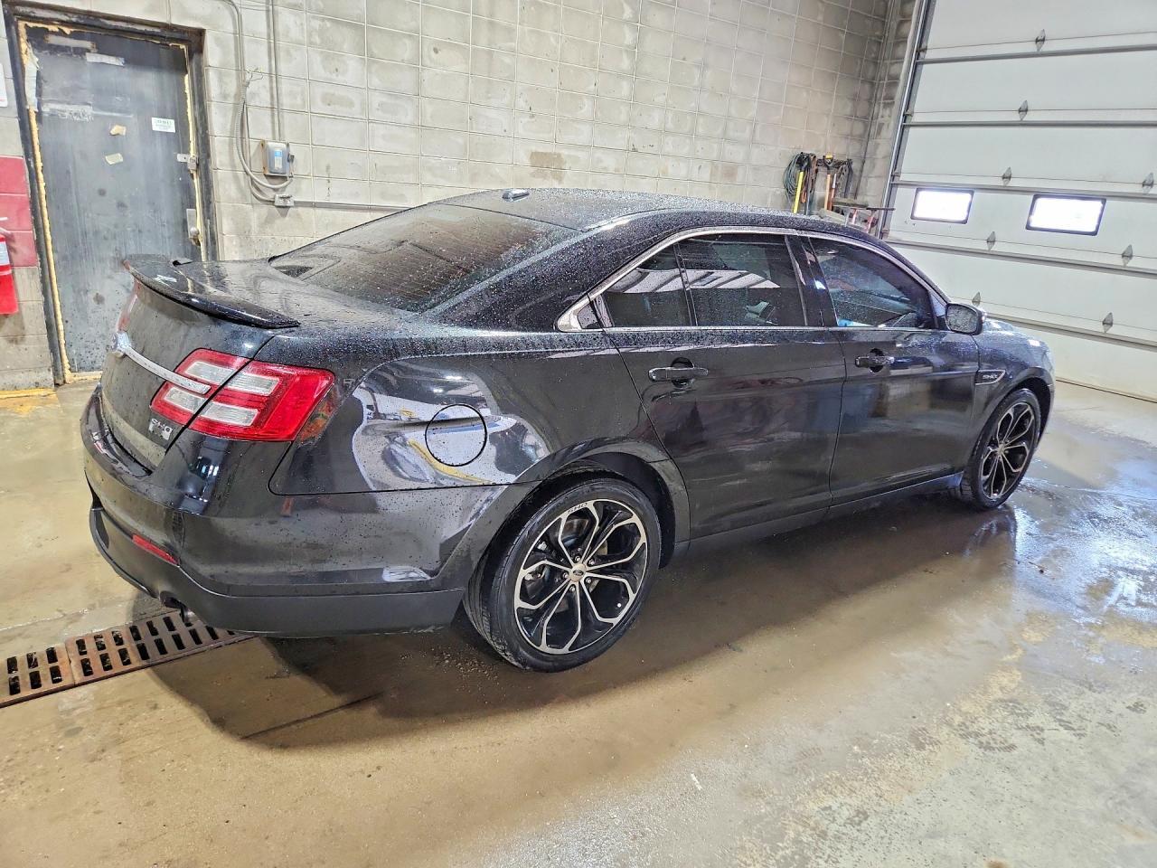 2015 Ford Taurus Sho - Image 3