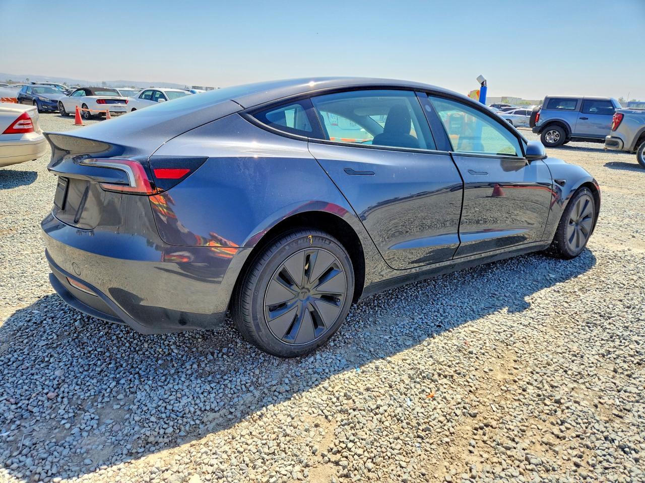 2025 Tesla Model 3 - Image 3