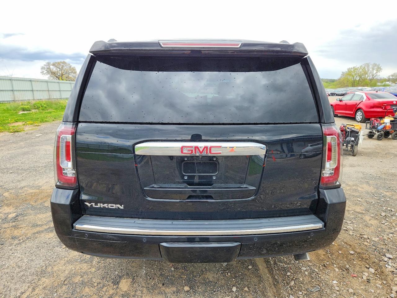 2017 GMC Yukon Denali - Image 6