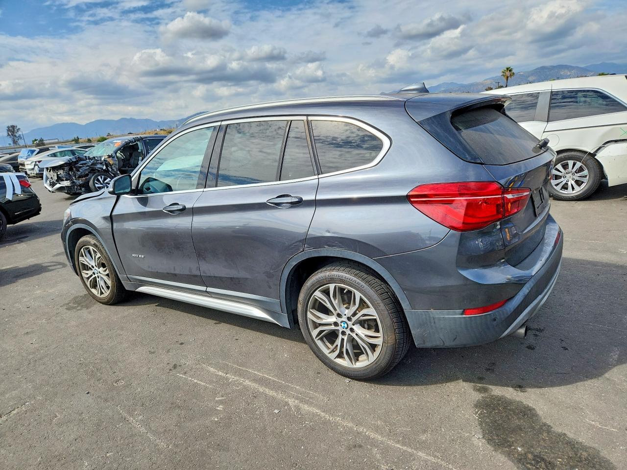 2016 BMW X1 xDrive28I - Фото 2