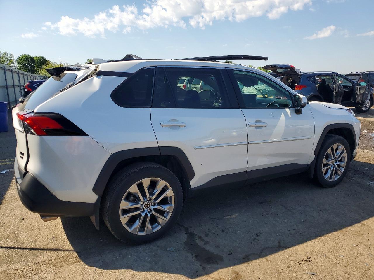 2023 Toyota Rav4 Xle Premium - Фото 3