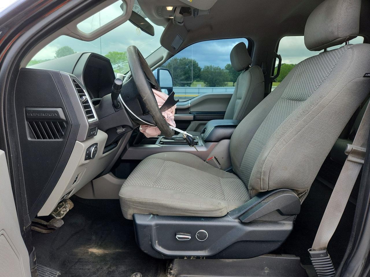 2017 Ford F350 Super Duty - Image 7