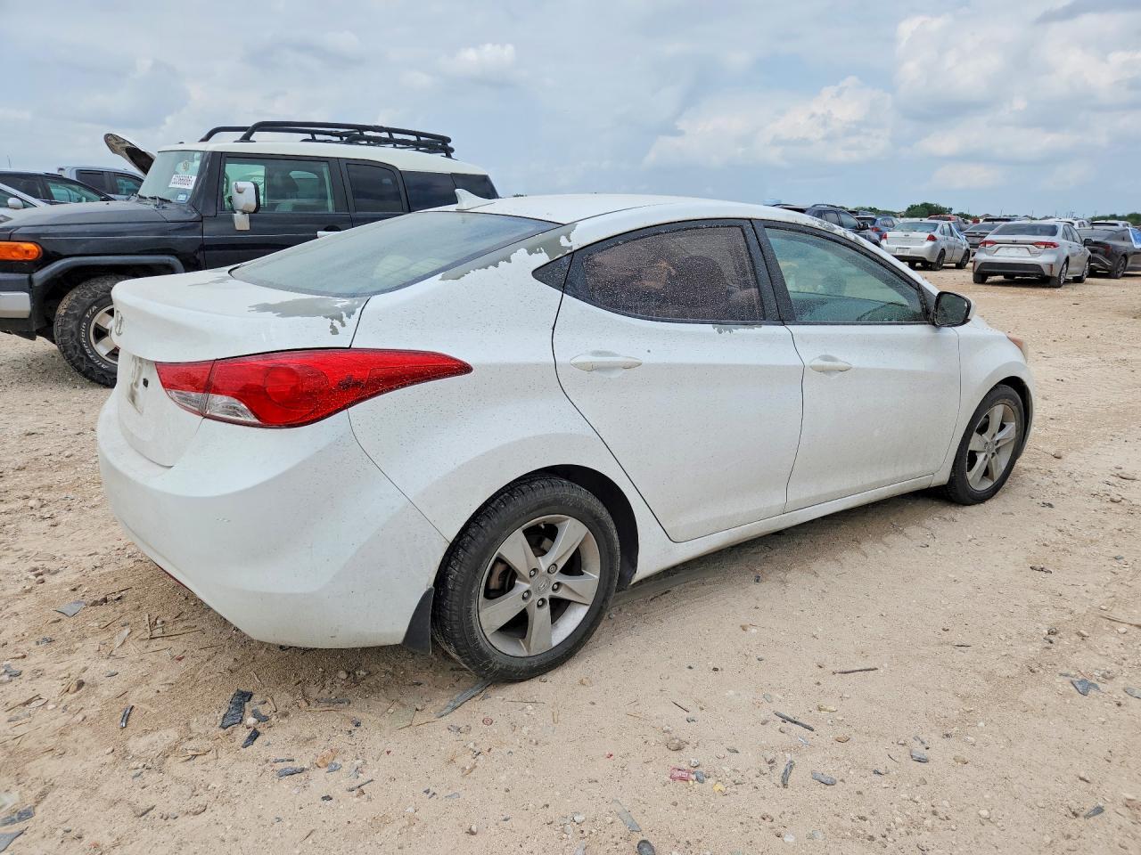 2013 Hyundai Elantra Gls - Image 3